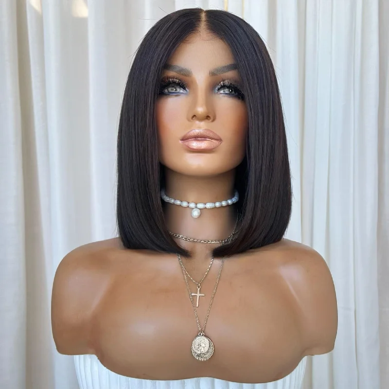 Lace wig with a side - part for a more flattering lookKIM BOB | HD FULL LACE STRETCH CAP