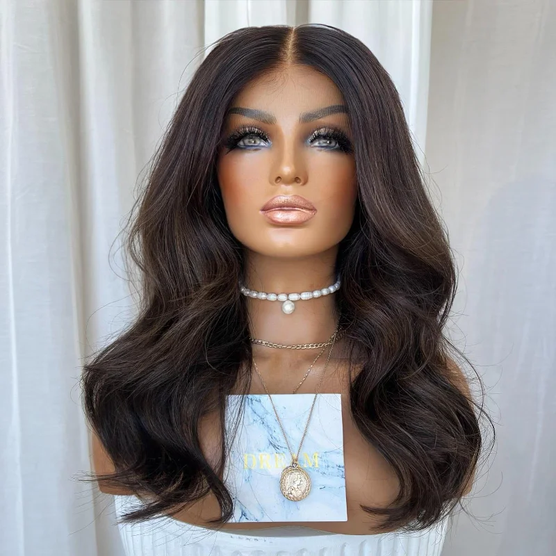 Lace wig with a straight texture for a sleek and minimalist lookMALÍA | HD FULL LACE STRETCH CAP