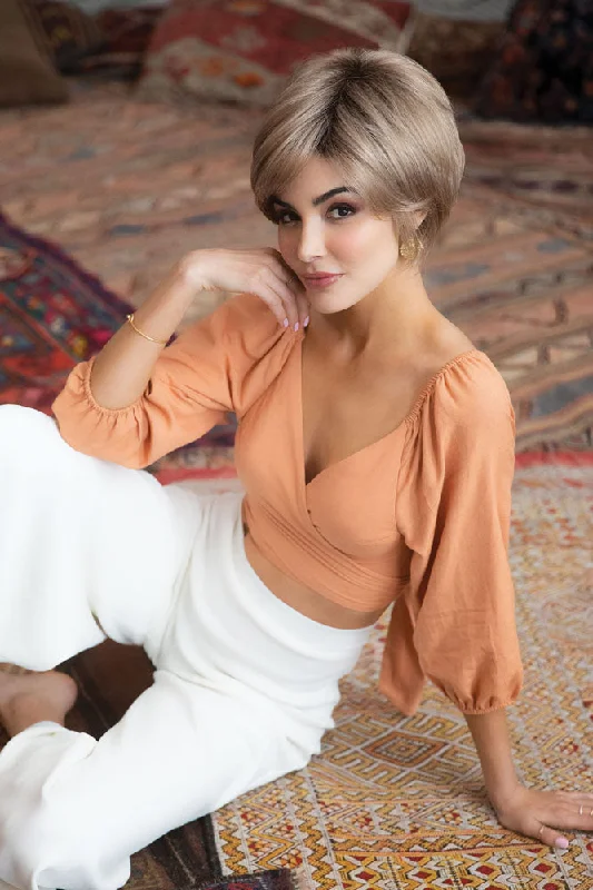 Short wig with a wavy texture for a beachy and relaxed lookJune <br>Synthetic Wig