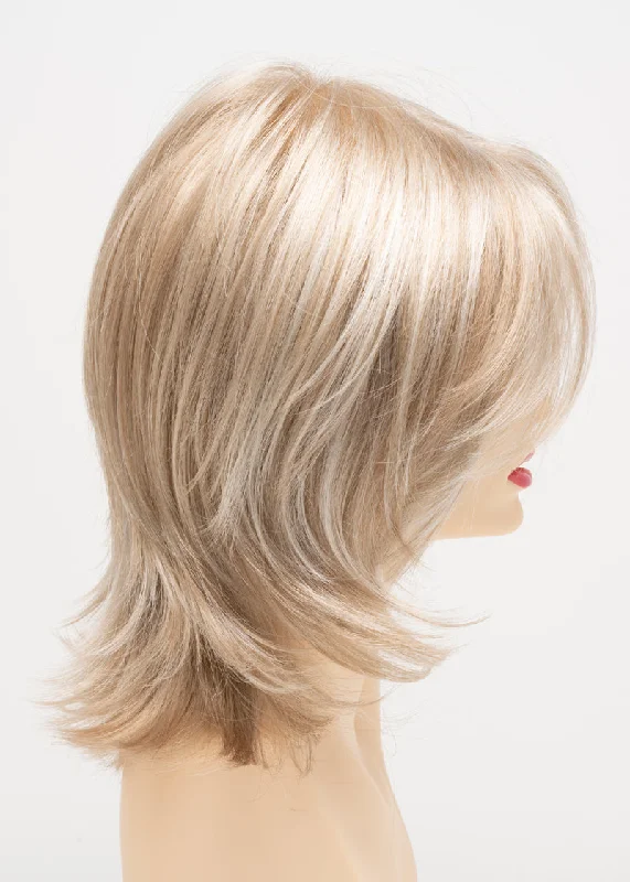 Light Blonde | A platinum and creamy blonde blended to perfection