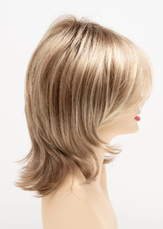 Sparkling Champagne | Chocolate brown roots with strawberry and soft golden blonde layered together