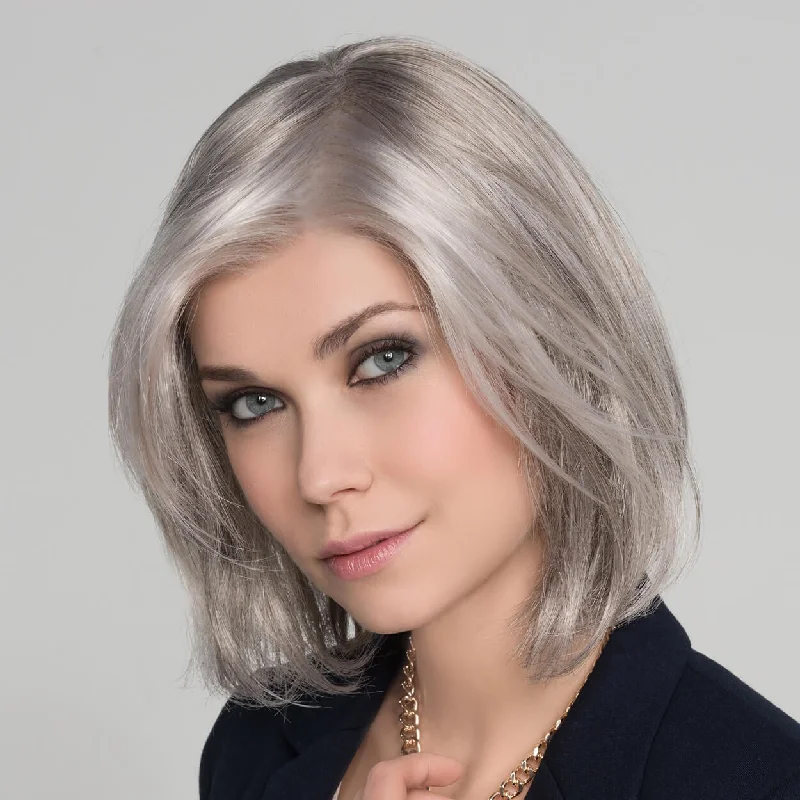 Short wig with auburn highlights for a warm and rich colorTempo 100 Deluxe by Ellen Wille (100% Hand Tied Lace Front-Mono Top Wig)