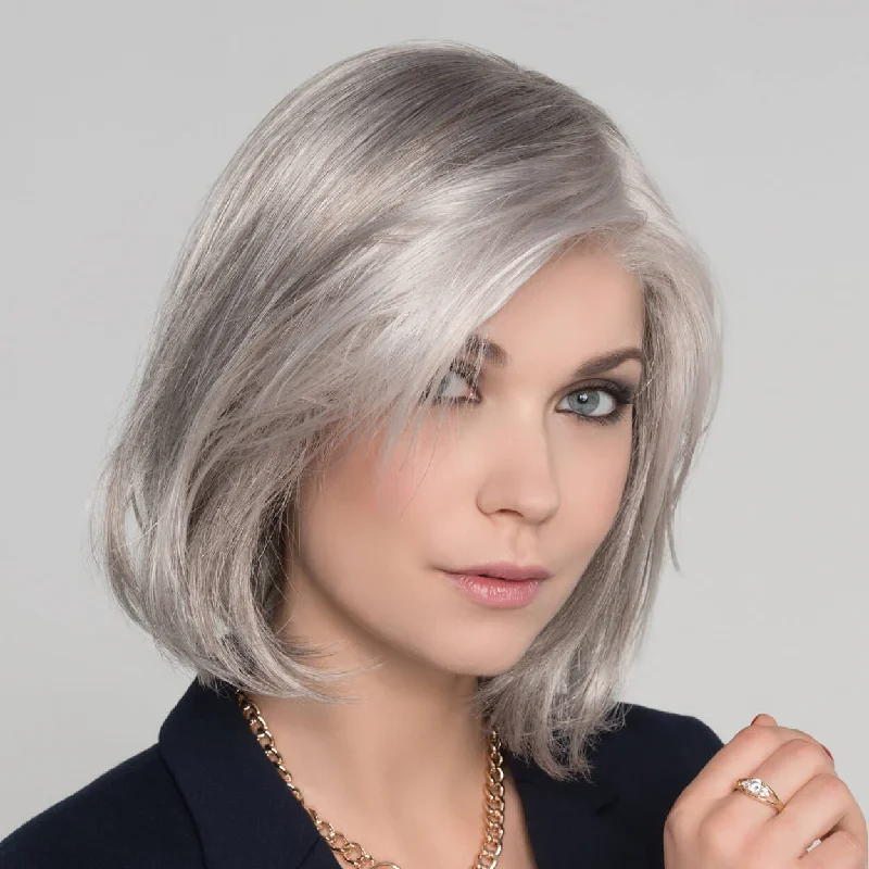 Short wig with a blunt bob cut for a modern and sleek styleTempo 100 Deluxe Large by Ellen Wille (100% Hand Tied Lace Front-Mono Top Wig)