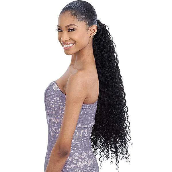 Extension ponytails with a secure elastic base for all - day comfortShake-N-Go Milky Wavy Organique Mastermix Synthetic Pony Pro Ponytail - SUPER CURL 24"-32"